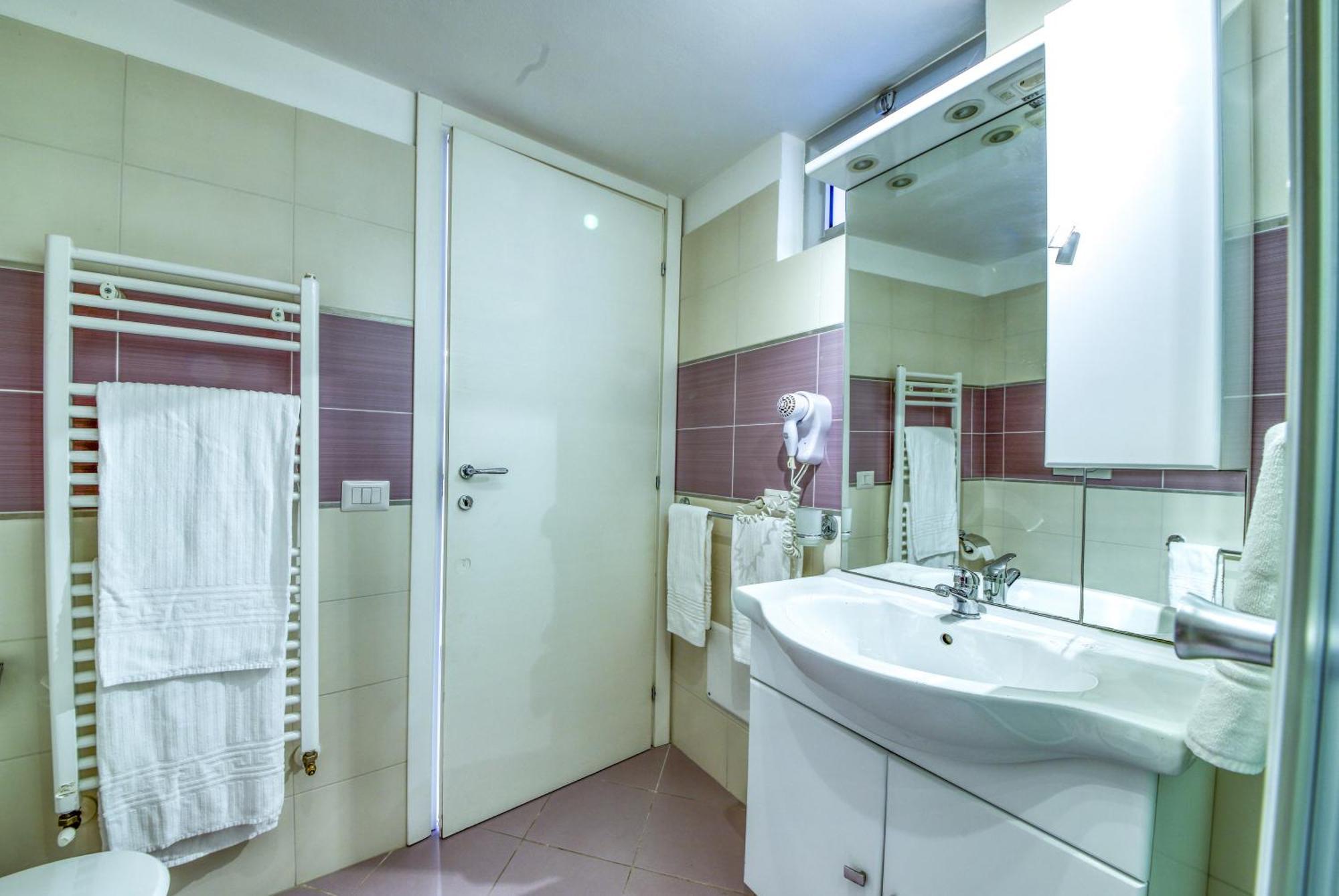 La Cattedrale Apartments&Suite - Affitti Brevi Italia グラヴィーナ・イン・プーリア エクステリア 写真
